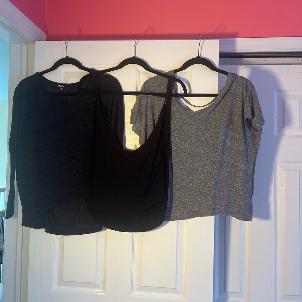 JUNIOR BACK TO SCHOOL SPECIALS!        (3) Junior TOPS SIZE MEDIUM.